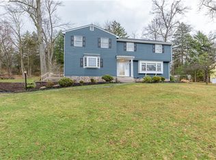 989 N Shore Dr, Basking Ridge, NJ 07920