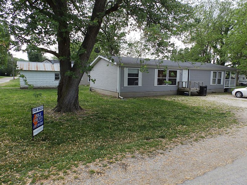 1st image of 190 E. Farmers St.