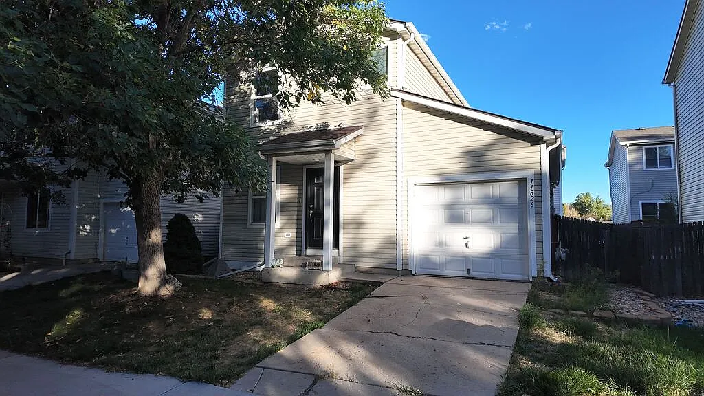 2 bed, 1.5 bath, 990 sqft, $2,300 — Photo 1