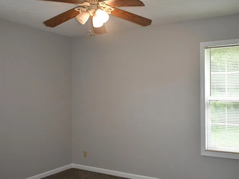 153 Monarch Ln — Photo 9