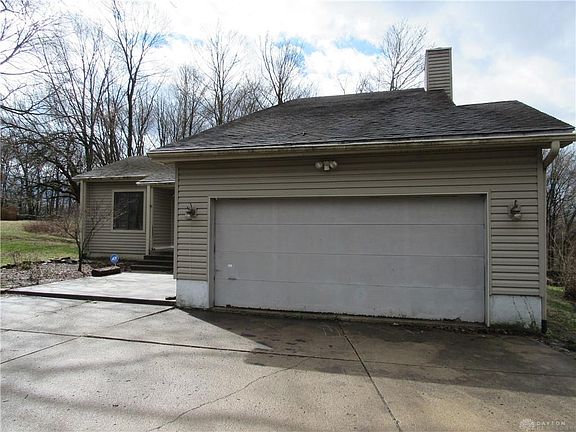 4th image of 1060 E Main St