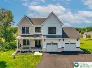 4740 Hillcrest Ln, Whitehall, PA 18052