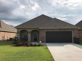 42333 Lakestone Dr, Prairieville, LA 70769