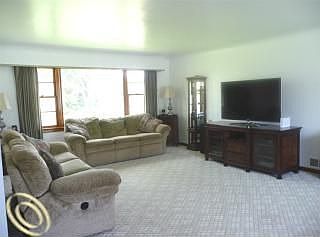 4th image of 2195 Vermont Dr