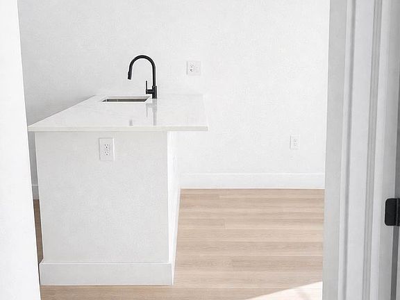 5th image of 272 Driggs Ave #2F