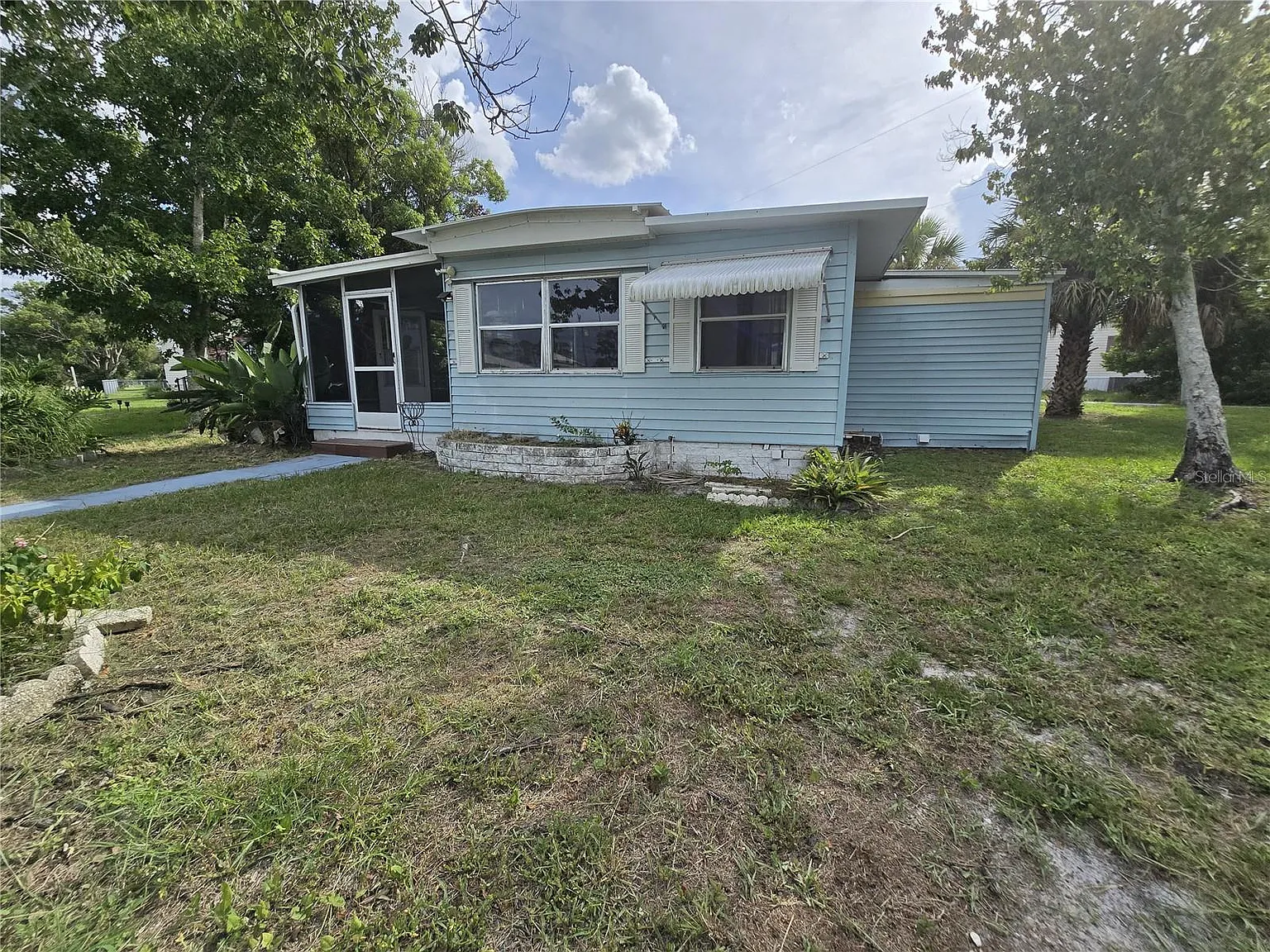 2 bed, 1.0 bath, 1300 sqft, $1,300 — Photo 3