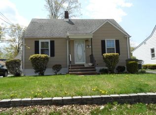 1220 Mayfair Dr, Rahway, NJ 07065
