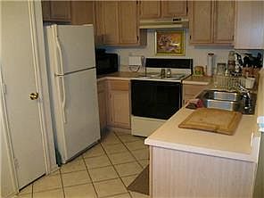 4th image of 609 Chapel Pl