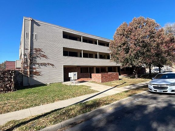 3rd image of 1121 N 28th St #21