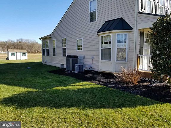 2nd image of 5 Applewood Ln
