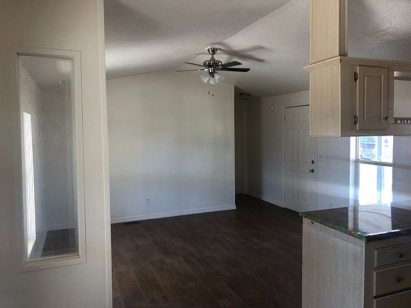 3rd image of 209 E Las Praderas St