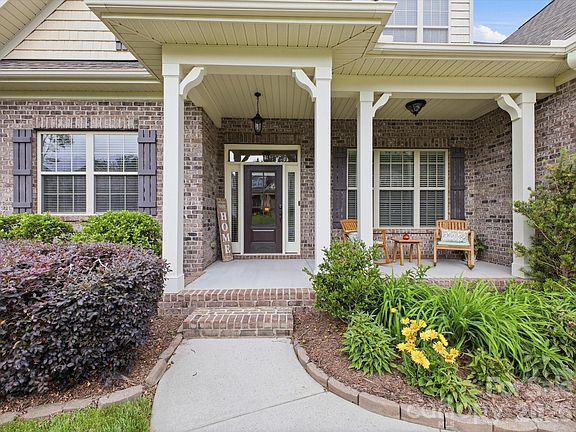 5th image of 4005 Stonehill Ln