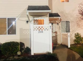 208 Gregory Ct, Highland, NY 12528