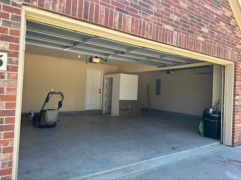 1805 E Jacksonville St — Photo 49