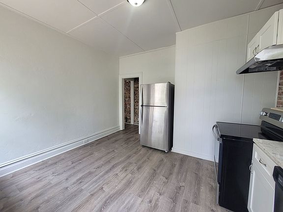 3rd image of 1803 Davis Ave Floor 3