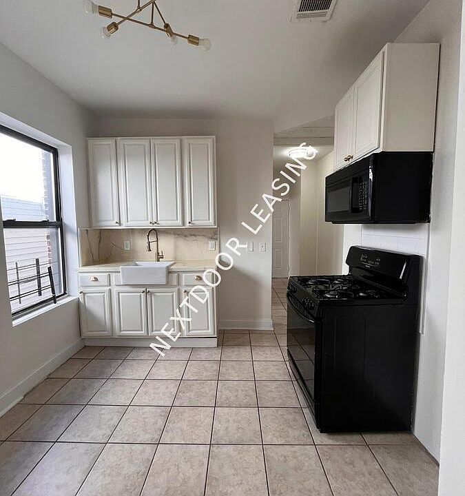 1st image of 191 Myrtle Ave APT 3