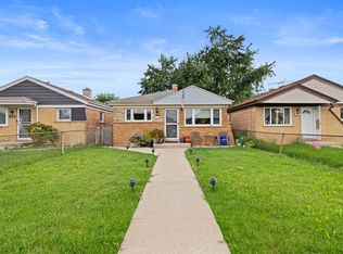 7736 Lotus Ave, Burbank, IL 60459