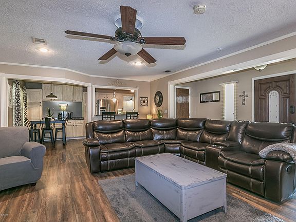 5th image of 4440 Lyndale Dr