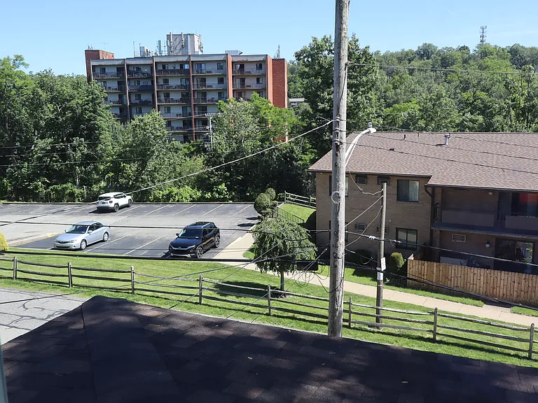 66 Lakewood Ave — Photo 33