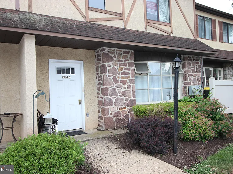 2046 Jason Dr — Photo 1
