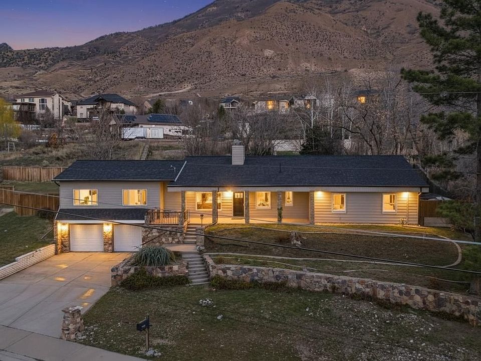 1st image of 9580 N Canyon Rd