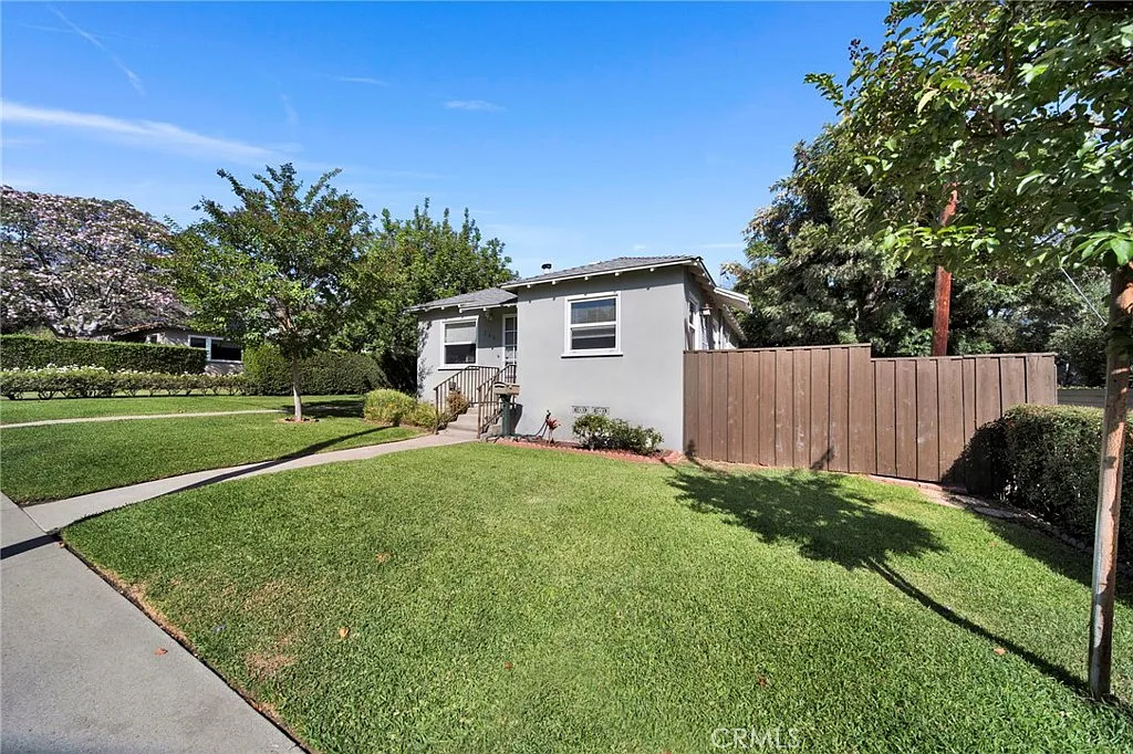 2 bed, 800 sqft, $2,995 — Photo 2