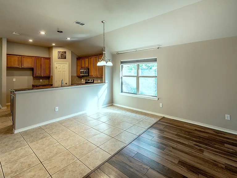 3221 Timber Ridge Trl — Photo 6