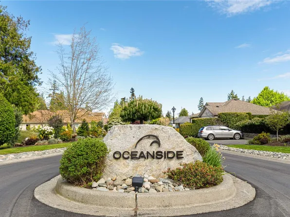 1303 Oceanside Dr, Qualicum Beach, BC V9K 2K4