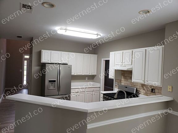 4th image of 3914 Concord Walk Dr SE