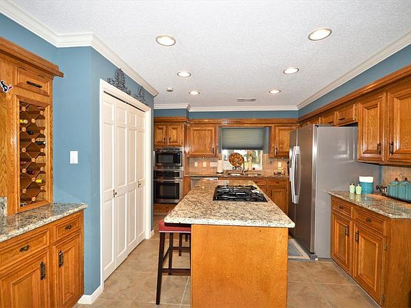 5th image of 1006 Lake Country Dr