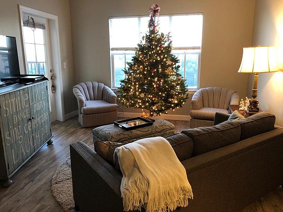 3rd image of 100 4th Ave S APT 412