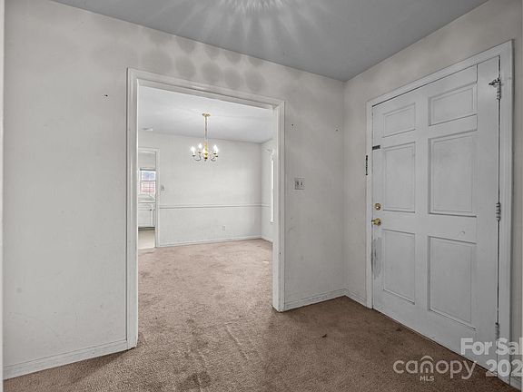 4th image of 7418 Middlebury Pl
