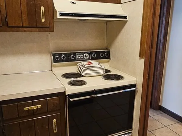 2 Bedroom 1 Bath House $1,600 - Available May 2026!, 144 S Corl St, State College, PA 16801