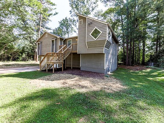 2nd image of 4031 Meadow Way