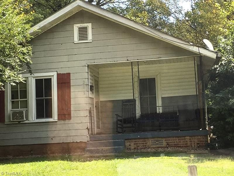 2nd image of 212 Huffman St