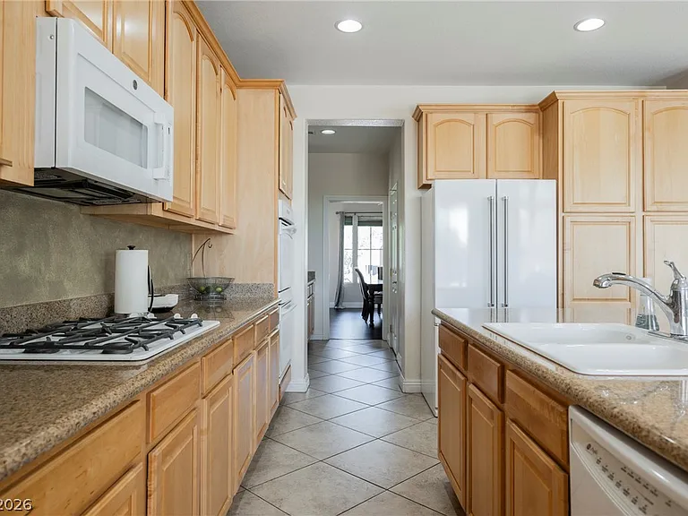 9562 Staff Ln — Photo 11
