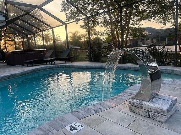 4th image of 235 Coral Reef Ct N
