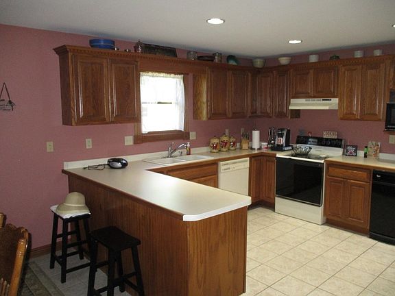 5th image of 10 Willow Ln