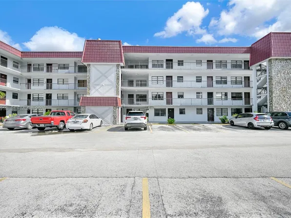 1335 W 68th St APT 204, Hialeah, FL 33014