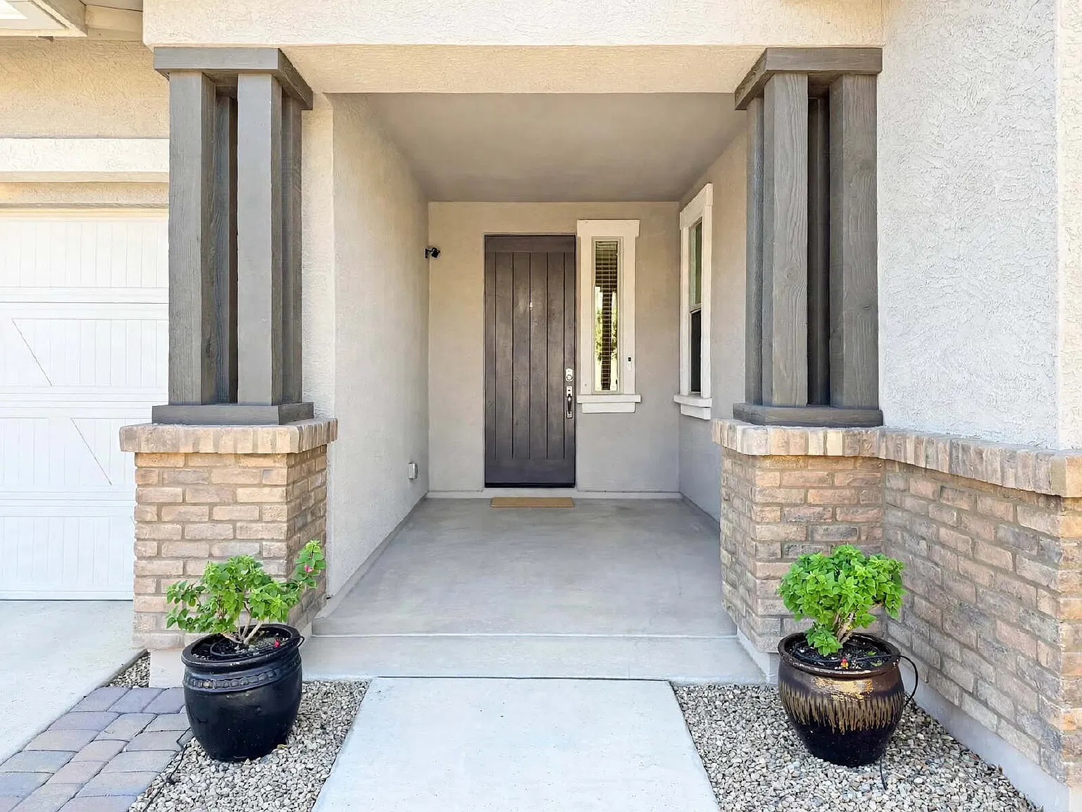 3 bed, 2.0 bath, 2588 sqft, $2,695 — Photo 2