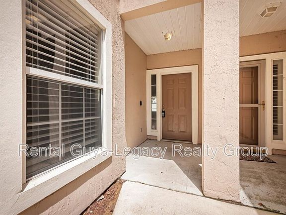 3rd image of 512 S Branch Dr