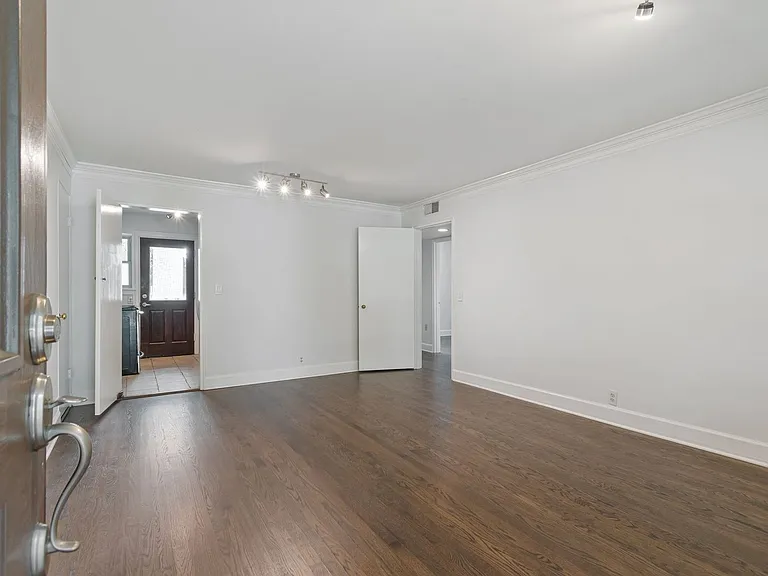 512 Chesterfield Ave #C7 — Photo 5