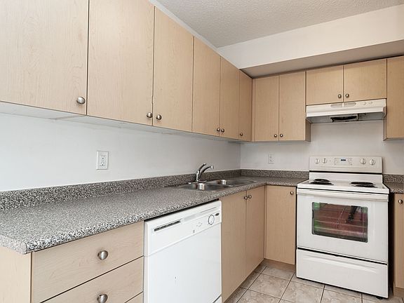 2nd image of 333 Sidney Belsey Cres #1B-1Ba-650Sqft
