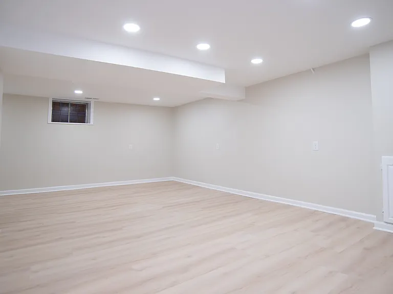 22 S Spring Ave #3 — Photo 10