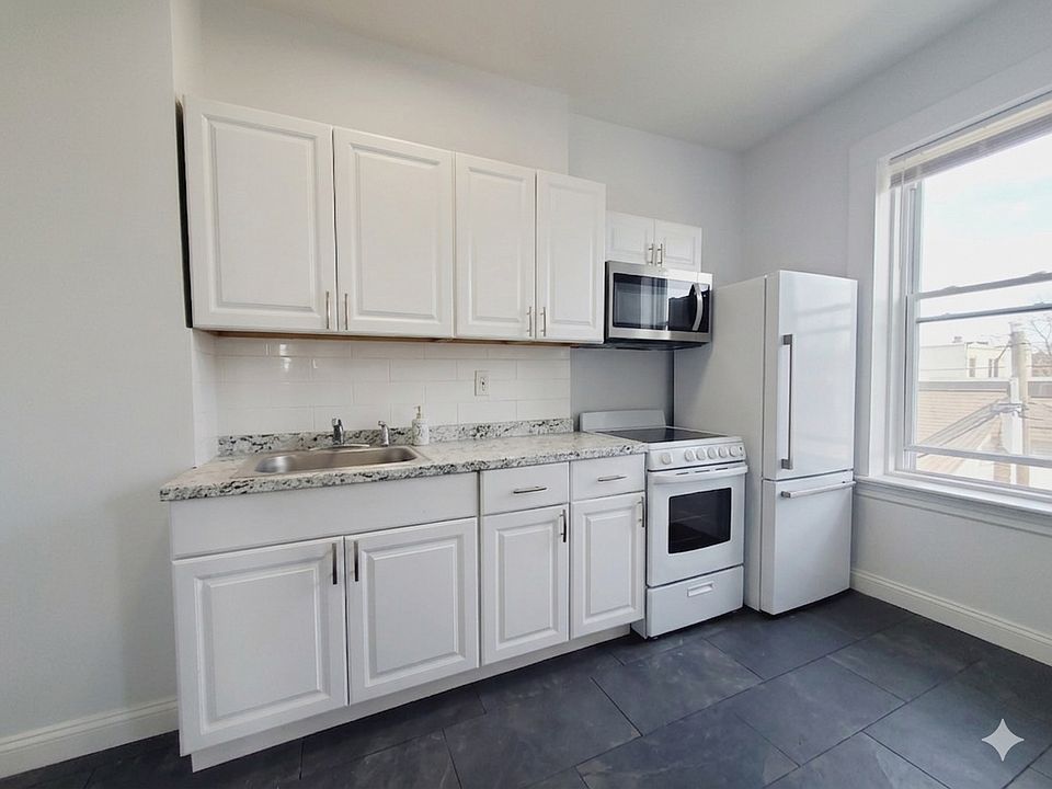 1st image of 9 Bentley Ave #11B
