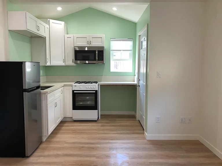 1429 Gillespie St — Photo 22