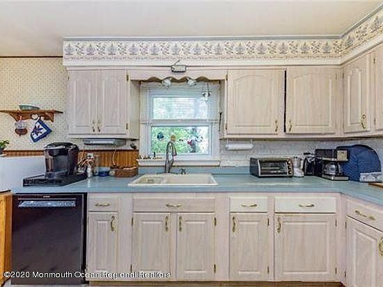 3rd image of 133 Shady Lane Dr