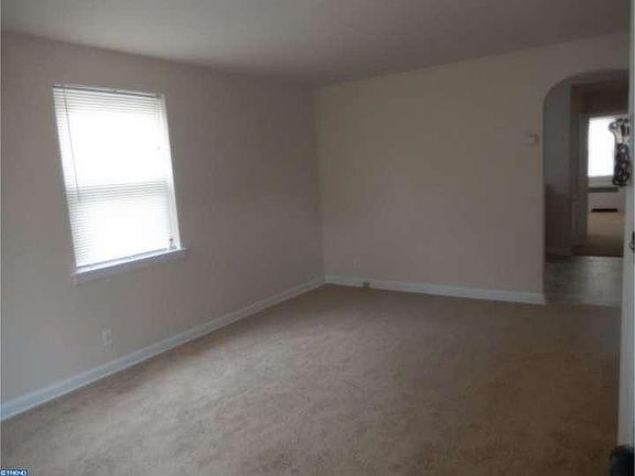 5th image of 6432 Oxford Ave
