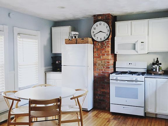 2nd image of 77 Mawney St #1