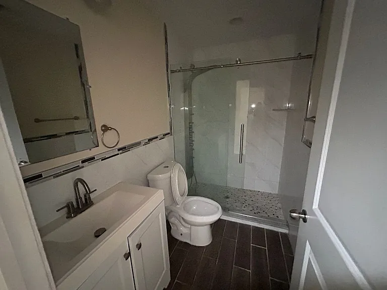 1635 S Broad st — Photo 16
